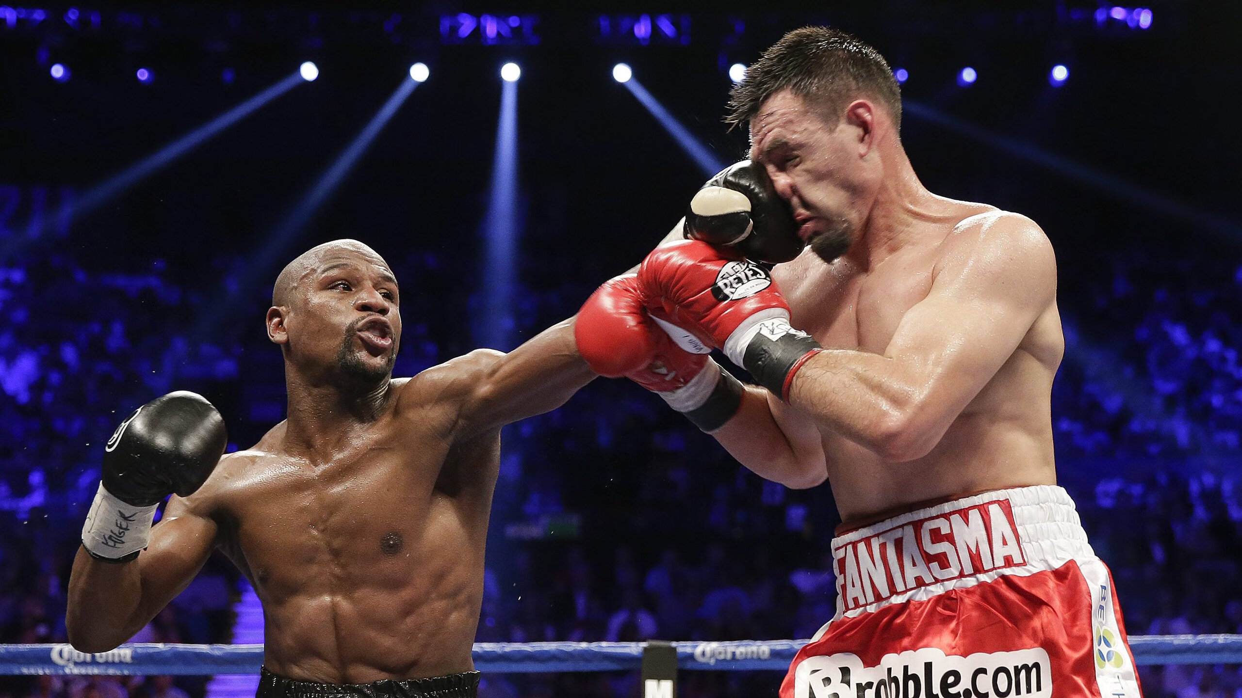 NBA季后赛勇士力克掘金，库里关键三分帮助球队晋级，13季后赛勇士掘金g4